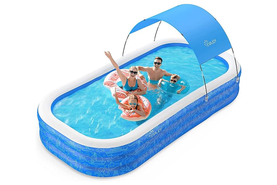 Inflatable pool properly covered for efficient maintenance